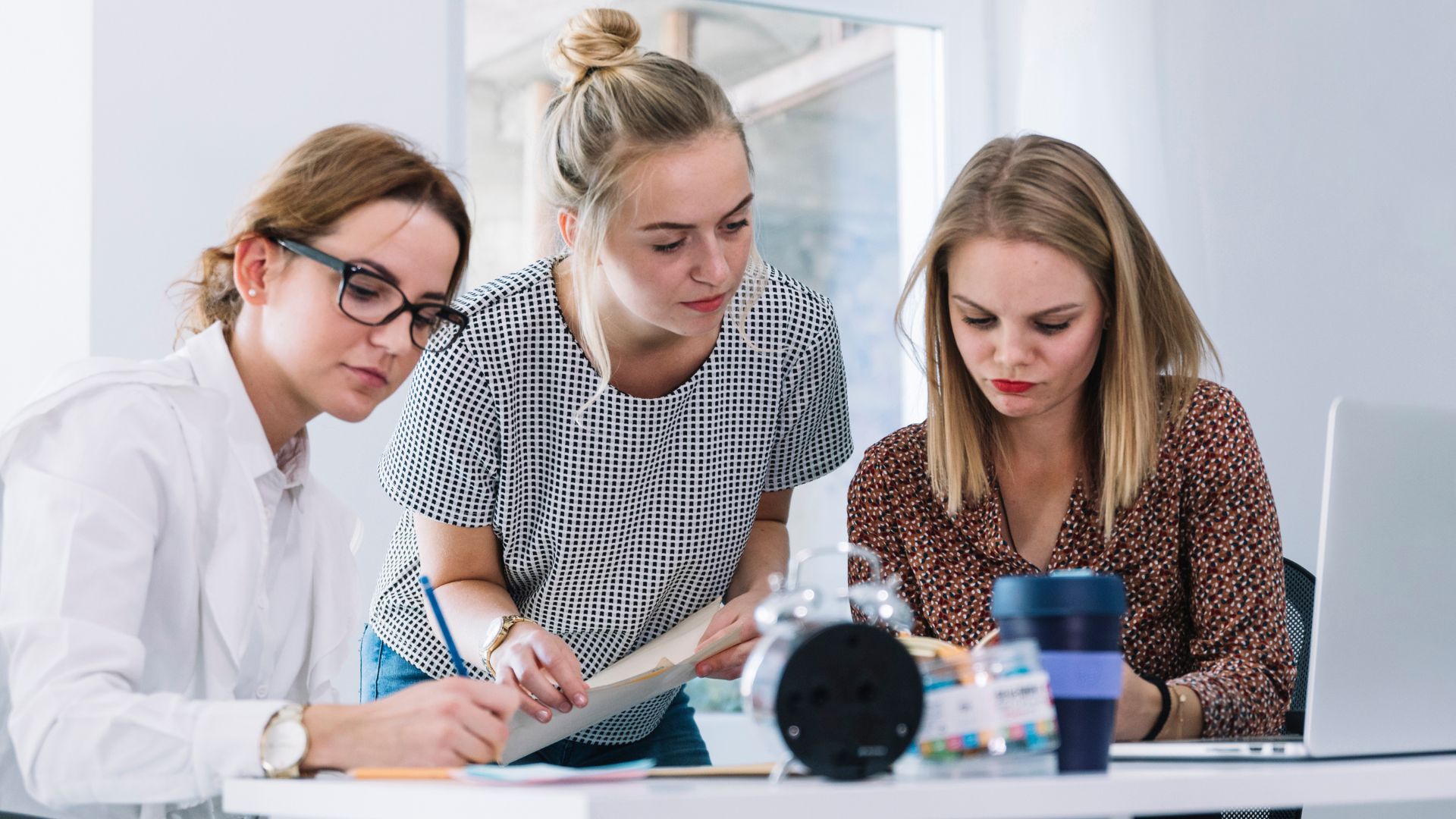 BiH EU ulaže više od 11,5 milijuna eura u znanstveno-istraživačke projekte BiH EU ulaže više od 11,5 milijuna eura u znanstveno-istraživačke projekte