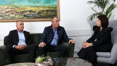 Predsjednica Vlade HNŽ Marija Buhač i Marijo Doko razgovaraju o Sajmu ćuptera Hercegovački ćupter – tradicionalna slastica s oznakom zemljopisnog podrijetla Sastanak u Vladi HNŽ o podršci tradicionalnim manifestacijama