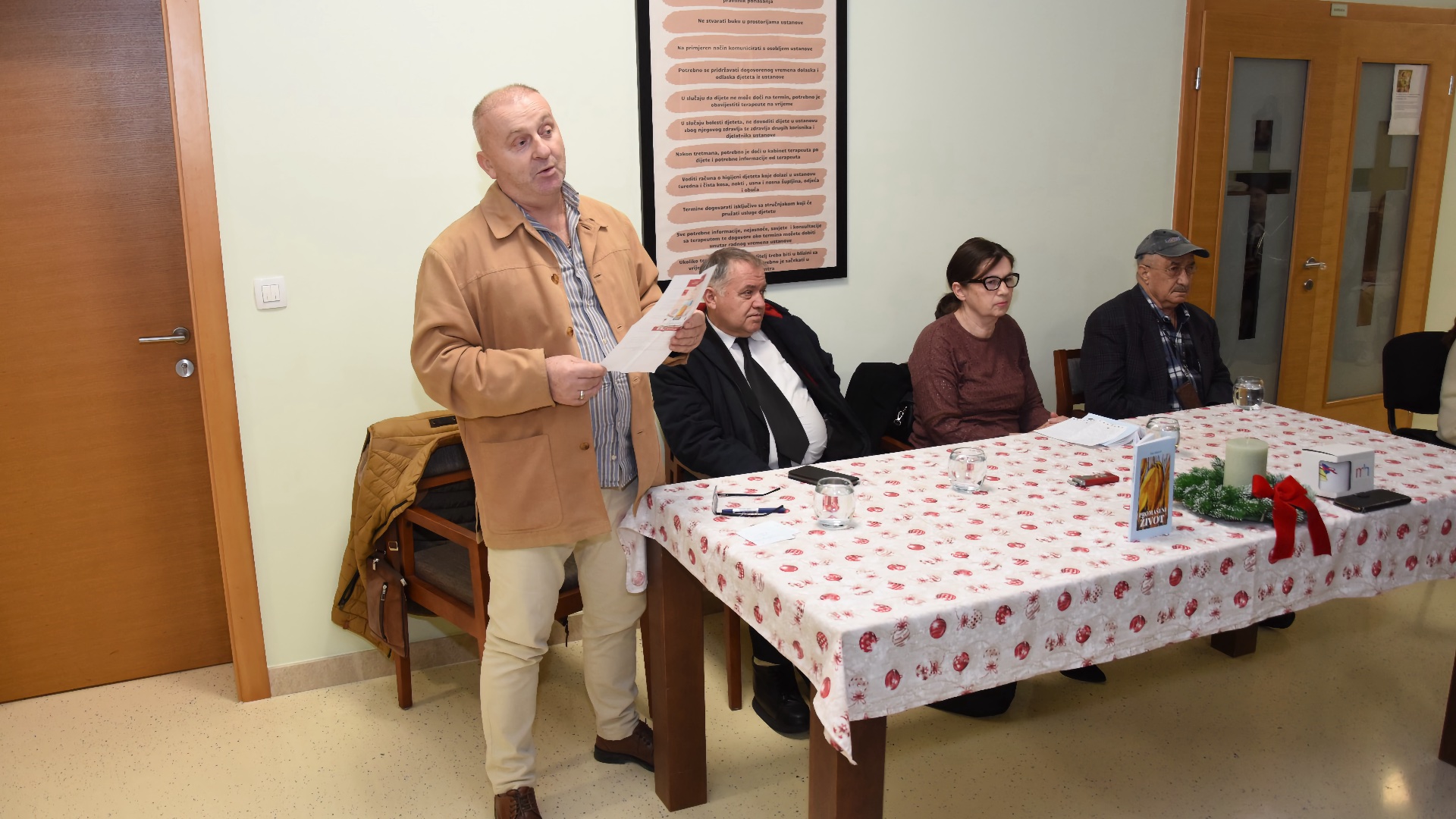 OMH ČITLUK Božićni susreti s Maticom u Brotnju započeli predstavljanjem romana „Promašeni život“ Ivana Kladarića