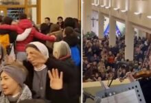 Vjernici na ponoćnoj misi i euharistijskom klanjanju u Međugorju na dočeku Nove 2026. godine.