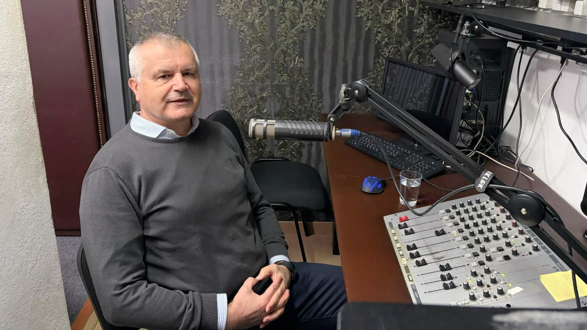 Ivica Jerkić, umirovljeni general-bojnik i predsjednik Općinskog vijeća Čitluk, gost emisije OBIČAN RADIO o europskim vrijednostima i sigurnosti BiH.