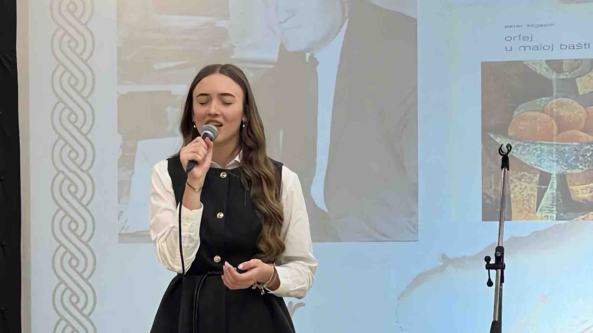 Lucija Lorena Primorac učenica SŠ dr. fra Slavka Barbarića proglašena najboljom recitatoricom na županijskom natjecanju u Mostaru