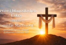 Tomislav Martinović uskrsna čestitka – križ na brdu uz izlazak sunca kao simbol Uskrsa i nade