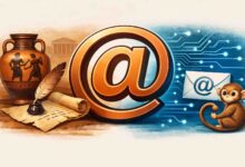 Simbol @ na tipkovnici kao prikaz digitalne komunikacije i e-mail tehnologije