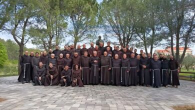 Duhovna obnova fratara u Majčinom selu u Međugorju uz sudjelovanje fra Ante Bešlića i hercegovačkih franjevaca