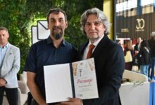 Najljepša poštanska marka HP Mostar 2025 Mitovi i flora Žalosna vrba i mačići