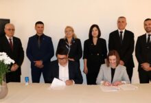 Potpisivanje sporazuma između Čapljine i Kreševa u hotelu Buna u Mostaru uz prisustvo Marije Buhač i Lidije Bradare