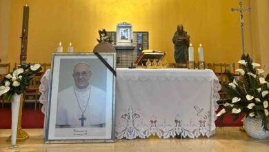 Papa Franjo tijekom pontifikata i prizori iz Međugorja – crkva sv. Jakova, hodočasnici i molitveni susreti