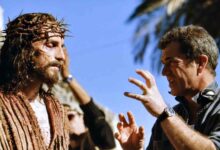 Jim Caviezel kao Isus u filmu Pasija tijekom scene raspeća, snimano na autentičnim lokacijama u Italiji