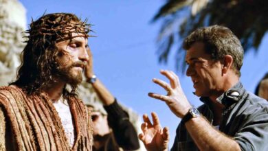 Jim Caviezel kao Isus u filmu Pasija tijekom scene raspeća, snimano na autentičnim lokacijama u Italiji