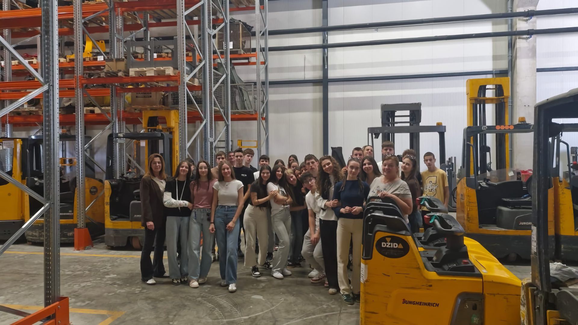 Učenici OŠ Čerin u posjeti Industrijskoj zoni Čitluk tijekom profesionalne orijentacije