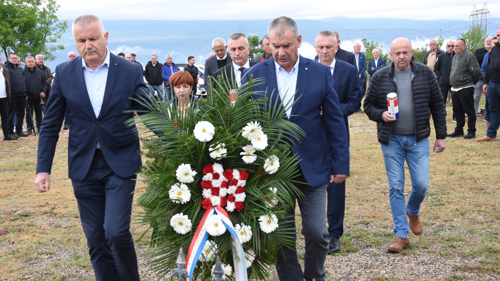 Polaganje vijenaca za Antu Gašpara u Slipčićima