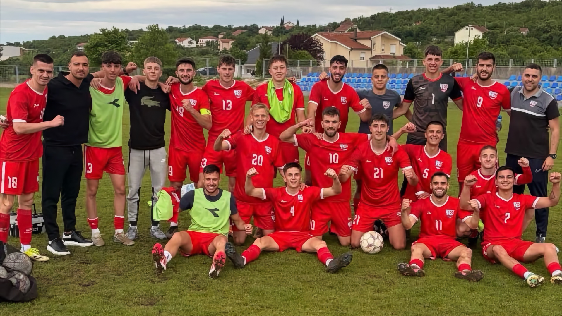 Igrači HNK Brotnjo Čitluk slave pobjedu protiv HNK Grude rezultatom 0:1 u WWIN Drugoj ligi Jug, uz pogodak Karla Marića u 85. minuti.