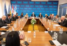 Dragan Čović nakon sjednice Predsjedništva HDZ-a BiH u Mostaru govori o političkoj situaciji i pripremama za izbore.