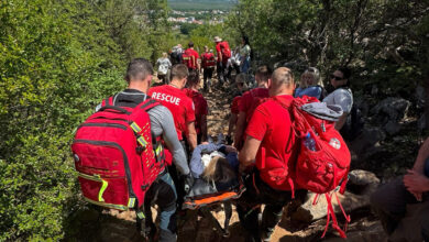 HGSS Čitluk Međugorje tijekom akcije spašavanja ozlijeđene planinarke na južnoj strani Križevca