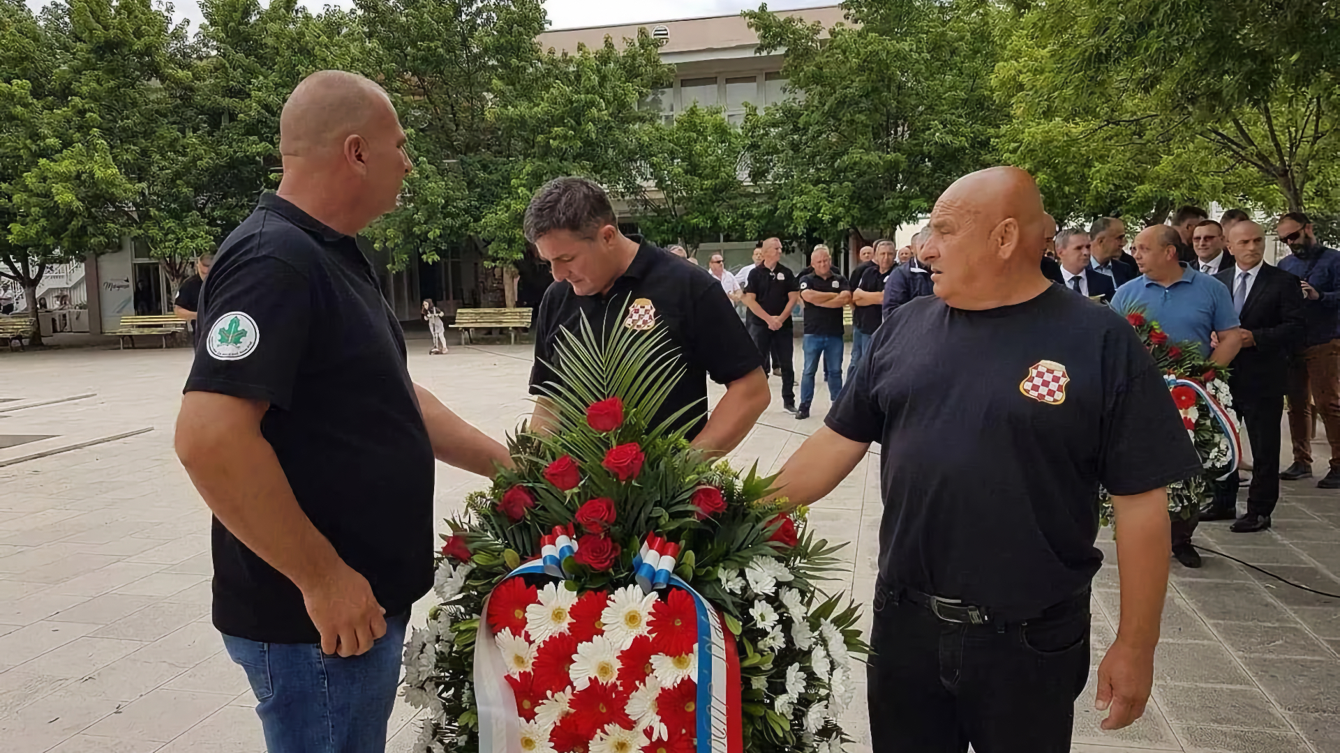 Obilježavanje obljetnice Postrojbe za posebne namjene „Ludvig Pavlović“ u Ljubuškom uz polaganje vijenaca i paljenje svijeća.