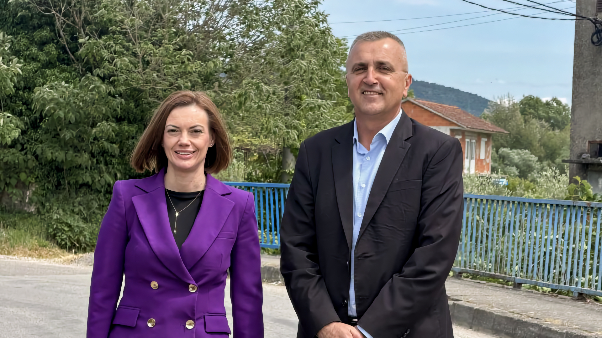 Ministar Ivo Bevanda i gradonačelnica Iva Raguž tijekom obilaska prometne infrastrukture i mostova u naselju Struge kod Čapljine