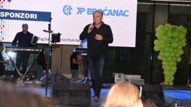 Brotnjak Jozo Vučić najavio novu pjesmu Samo nek je Hercegovka uz motiv hercegovačke narodne nošnje i vodopada Kravica