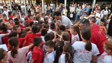 Djeca iz Univerzalne sportske škole Abeceda sporta Čitluk sudjeluju na Maloj olimpijadi u Park & Shop centru Međugorje tijekom završetka sezone 2025./2026.
