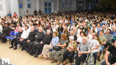 Premijera dokumentarnog filma „Slijedi me srcem“ o fra Slavku Barbariću u Međugorju pred ispunjenom dvoranom i brojnim hodočasnicima.