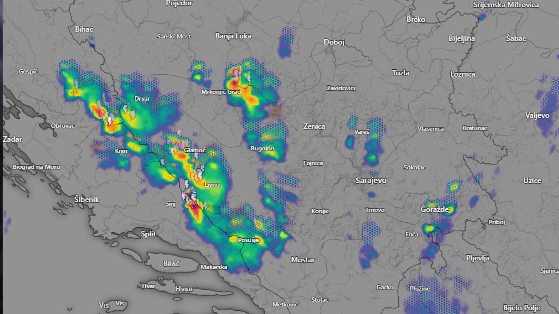 Radarska snimka nevremena koje se širi prema Bosni i Hercegovini tijekom večernjih sati
