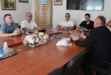 Načelnik Marin Radišić s predstavnicima MNK Brotnjo nakon prijema u Općini Čitluk.