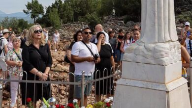 Izaslanstvo Europskog parlamenta predvođeno Željanom Zovko tijekom posjeta Međugorju i župi sv. Jakova