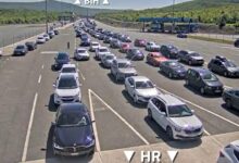 Kilometarska kolona vozila i velike gužve na graničnom prijelazu između BiH i Hrvatske tijekom turističke sezone
