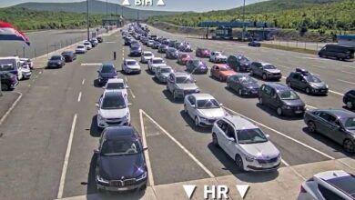 Kilometarska kolona vozila i velike gužve na graničnom prijelazu između BiH i Hrvatske tijekom turističke sezone