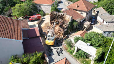 Rušenje objekta na suženju Ulice fra Vendelina Vasilja u Međugorju