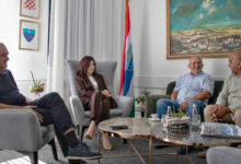 Predstavnici Vlade HNŽ-a i Šahovskog kluba Brotnjo na sastanku o potpori turniru Međugorje OPEN 2026.
