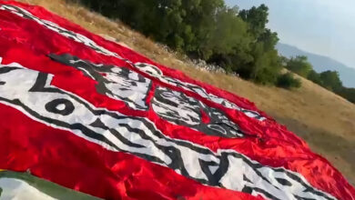 Transparenti navijačke skupine Red Army povezani s obilježavanjem 40 godina skupine
