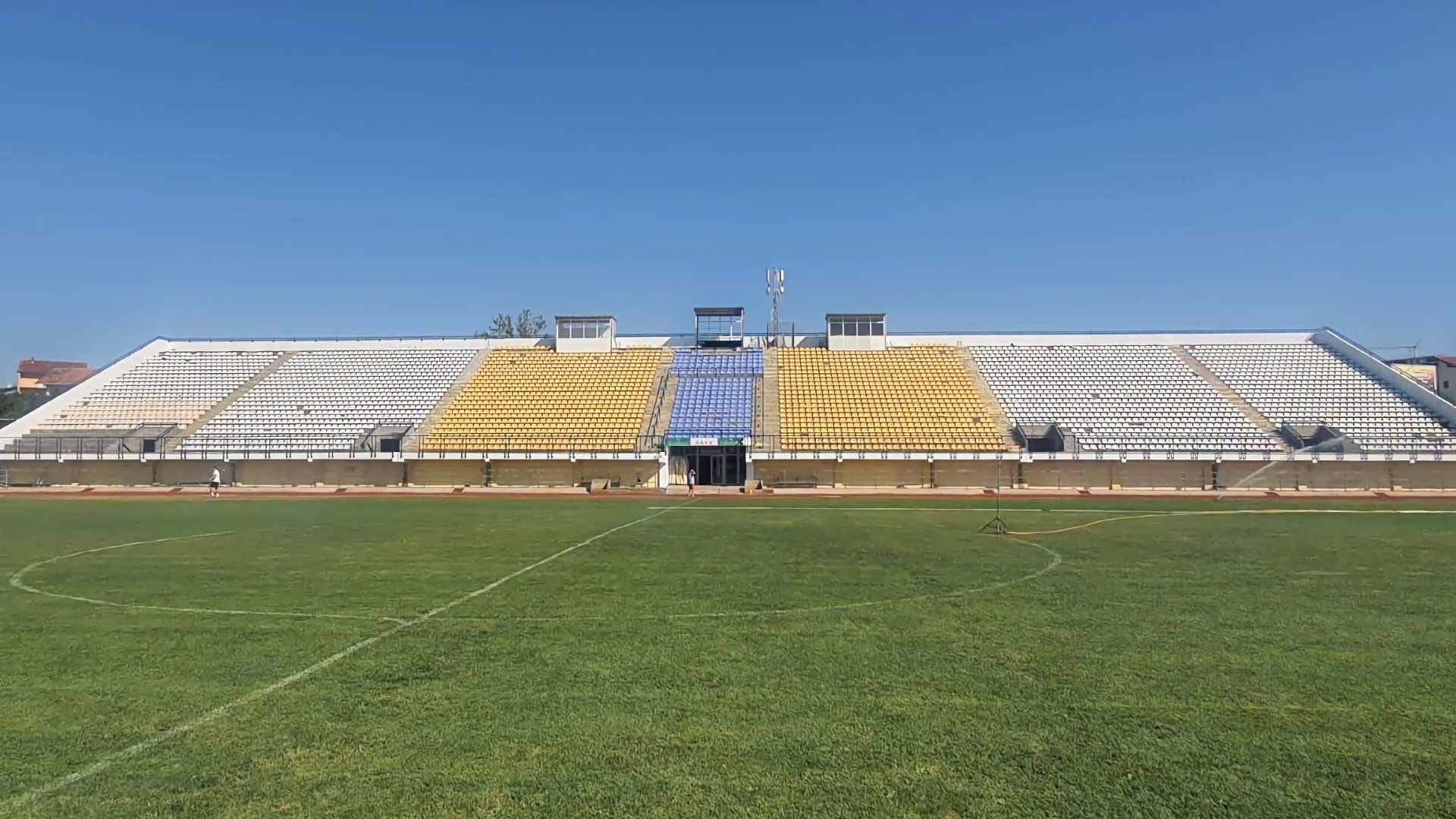 Radovi na uređenju tribina i igrališta stadiona HNK Brotnjo u Čitluku