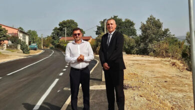 Ministar Ivo Bevanda i gradonačelnik Mario Kordić na obnovljenoj regionalnoj prometnici R424 u Podgorju