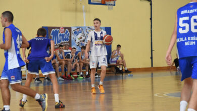 Mladi košarkaši na dodjeli trofeja 13. turnira Monte Zott u Čitluku