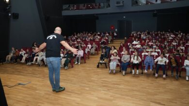 Učenici iz Čitluka i Čerina prate lutkarski mjuzikl „Dobro se dobrim vraća“ u KIC-u Čitluk.